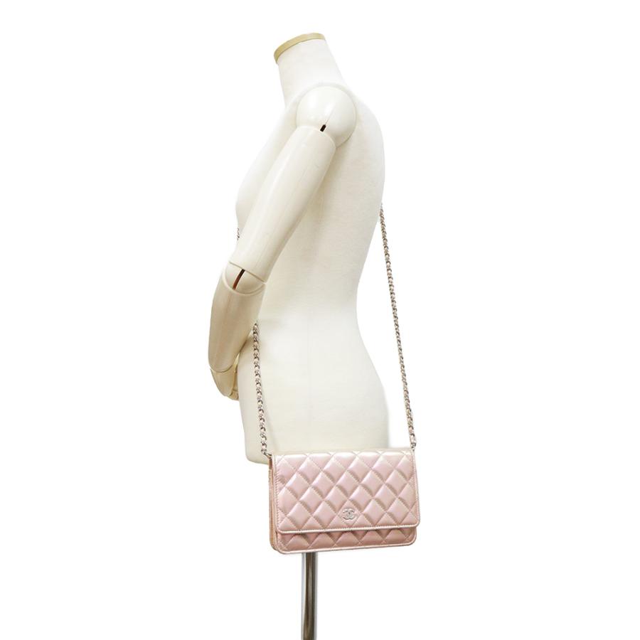 CHANEL (新品・未使用品)シャネル マトラッセ 長財布 斜め掛け CHANEL (新品・未使用品)シャネル マトラッセ 長財布 斜め掛け