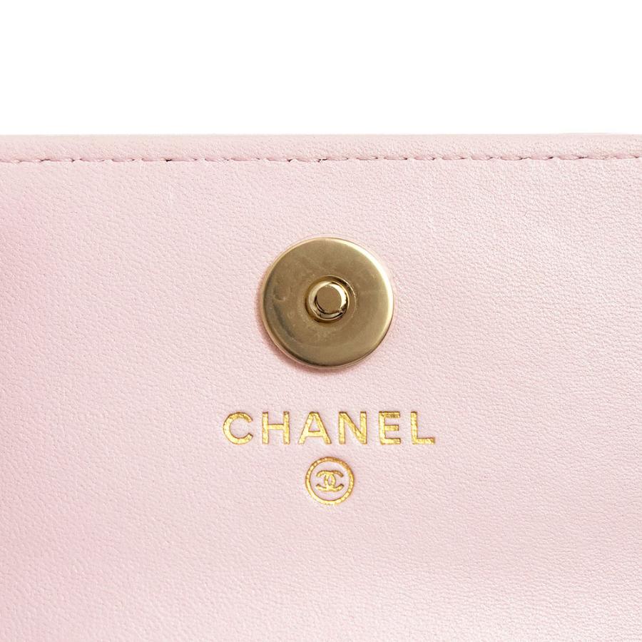 CHANEL (新品・未使用品)シャネル マトラッセ ミニ パール CHANEL (新品・未使用品)シャネル マトラッセ ミニ パール