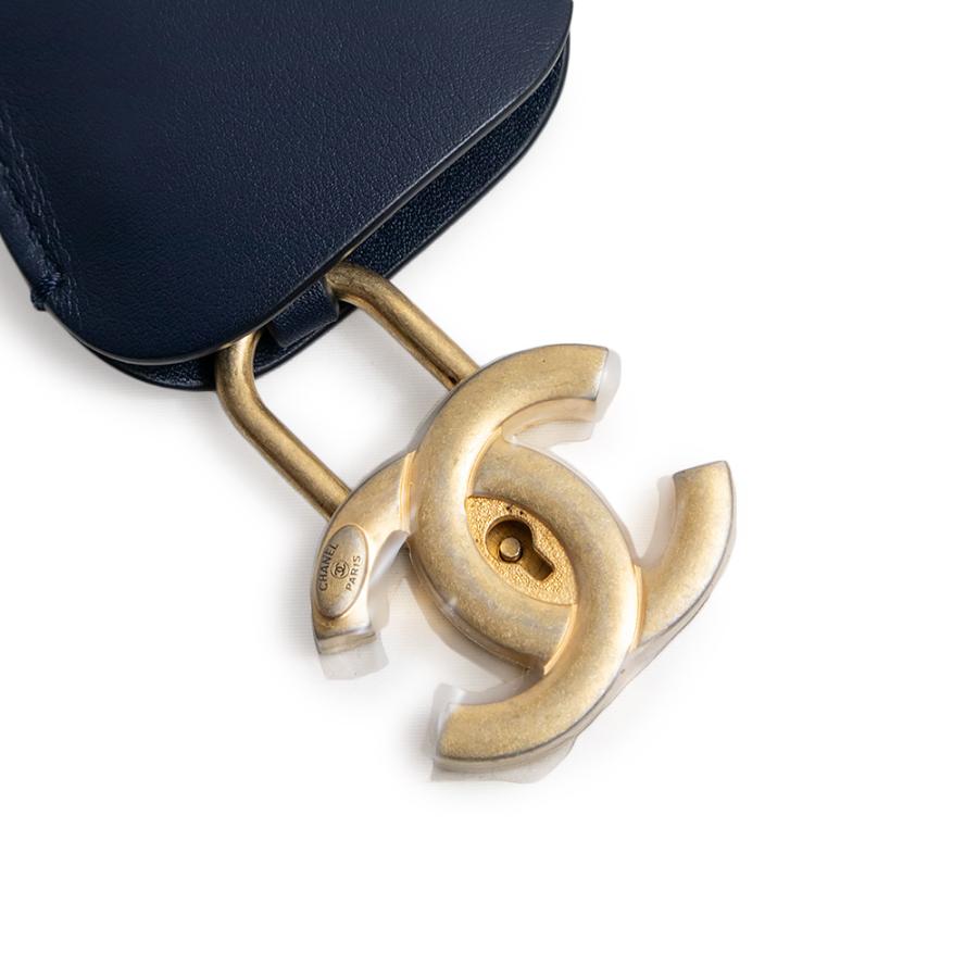CHANEL (新品・未使用品)シャネル マトラッセ CCフィリグリー CHANEL (新品・未使用品)シャネル マトラッセ CCフィリグリー