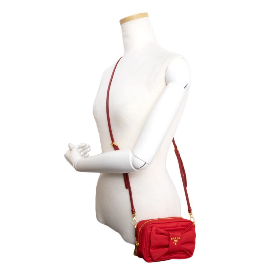 PRADA (未使用 展示品)プラダ リボン ミニ ショルダー ポーチ PRADA (未使用 展示品)プラダ リボン ミニ ショルダー ポーチ