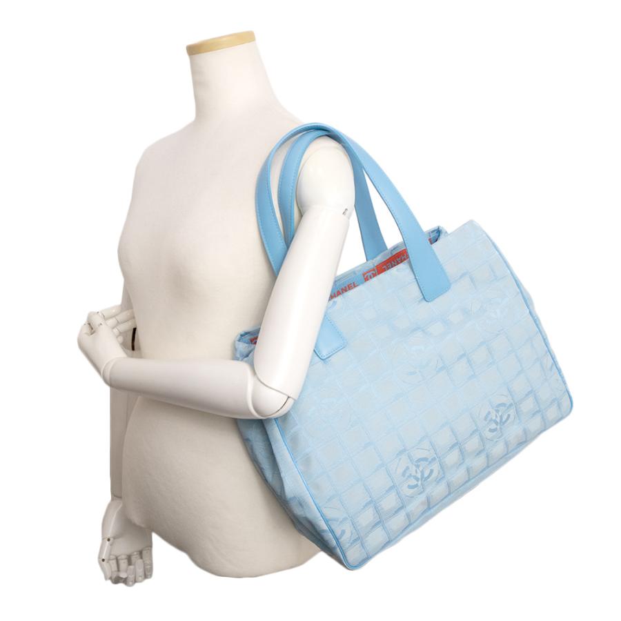 CHANEL (美品)シャネル ニュートラベルライン MM トート CHANEL (美品)シャネル ニュートラベルライン MM トート