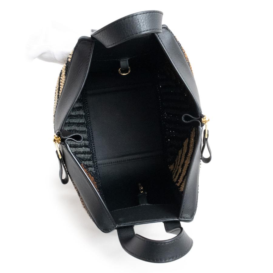 LOEWE (未使用 展示品)ロエベ ハンモック バッグ コンパクト LOEWE (未使用 展示品)ロエベ ハンモック バッグ コンパクト