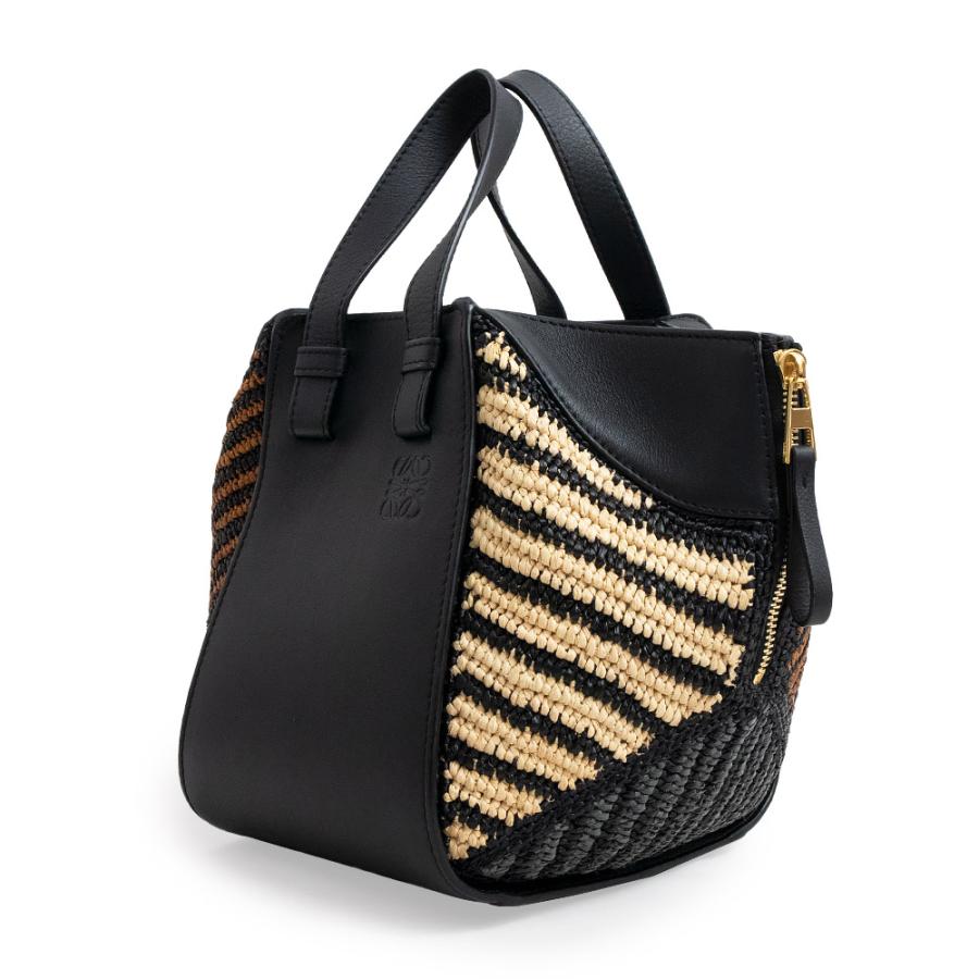 LOEWE (未使用 展示品)ロエベ ハンモック バッグ コンパクト LOEWE (未使用 展示品)ロエベ ハンモック バッグ コンパクト