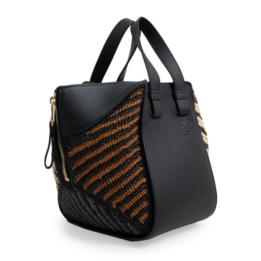 LOEWE (未使用 展示品)ロエベ ハンモック バッグ コンパクト LOEWE (未使用 展示品)ロエベ ハンモック バッグ コンパクト