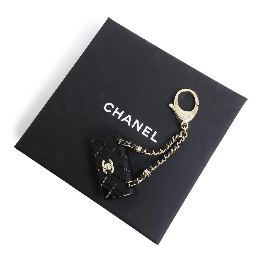 CHANEL (新品・未使用品)シャネル マトラッセ チェーン バッグ CHANEL (新品・未使用品)シャネル マトラッセ チェーン バッグ