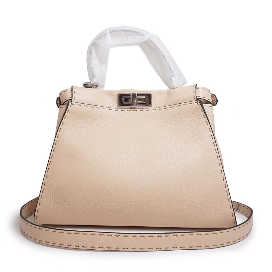 新品・未使用品）フェンディ FENDI ピーカブー セレリア ミディアム 