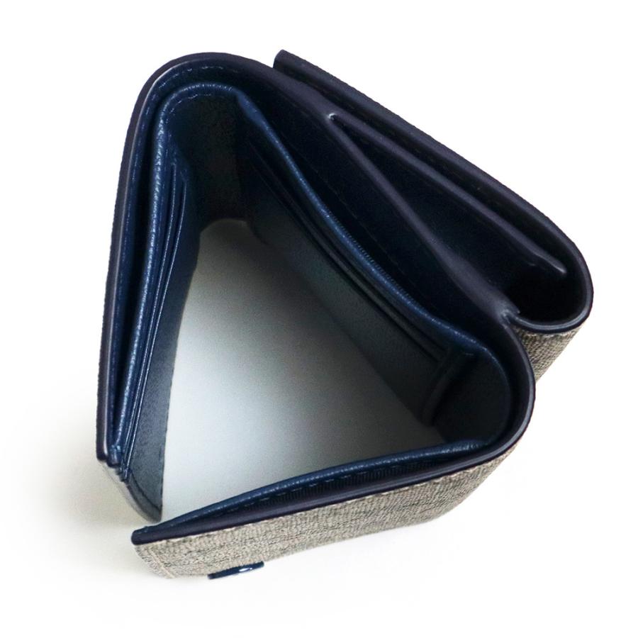 GUCCI （新品・未使用品）グッチ GG ディテール付き コンパクト 三  