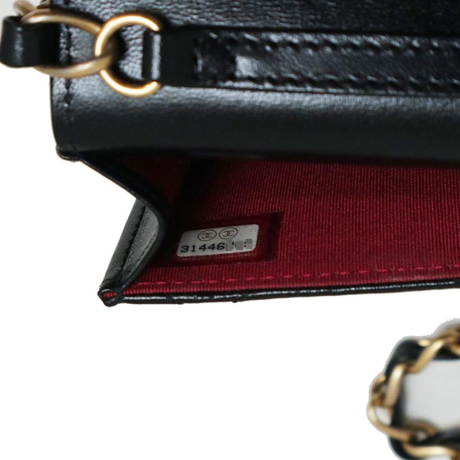 CHANEL (未使用 展示品)シャネル マトラッセ ココマーク CHANEL (未使用 展示品)シャネル マトラッセ ココマーク