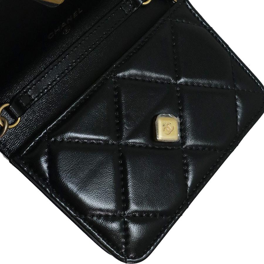 CHANEL (未使用 展示品)シャネル マトラッセ ココマーク CHANEL (未使用 展示品)シャネル マトラッセ ココマーク