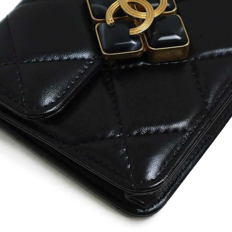 CHANEL (未使用 展示品)シャネル マトラッセ ココマーク CHANEL (未使用 展示品)シャネル マトラッセ ココマーク