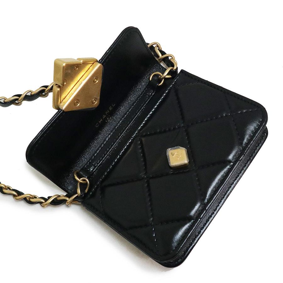 CHANEL (未使用 展示品)シャネル マトラッセ ココマーク CHANEL (未使用 展示品)シャネル マトラッセ ココマーク