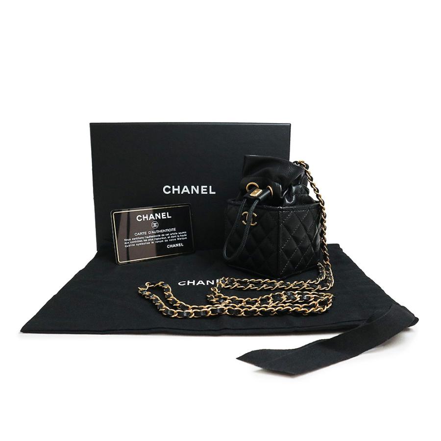 CHANEL (新品・未使用品)シャネル マトラッセ キューブ CHANEL (新品・未使用品)シャネル マトラッセ キューブ