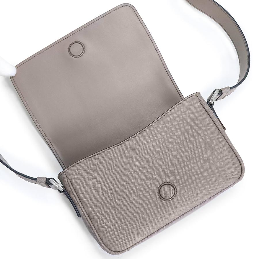 PRADA (未使用 展示品)プラダ 三角ロゴ ショルダーバッグ 斜め PRADA (未使用 展示品)プラダ 三角ロゴ ショルダーバッグ 斜め