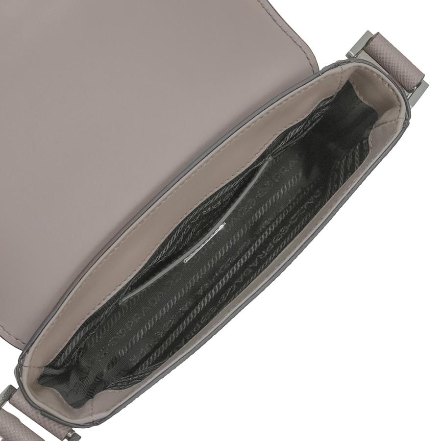 PRADA (未使用 展示品)プラダ 三角ロゴ ショルダーバッグ 斜め PRADA (未使用 展示品)プラダ 三角ロゴ ショルダーバッグ 斜め