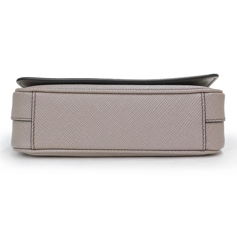 PRADA (未使用 展示品)プラダ 三角ロゴ ショルダーバッグ 斜め PRADA (未使用 展示品)プラダ 三角ロゴ ショルダーバッグ 斜め