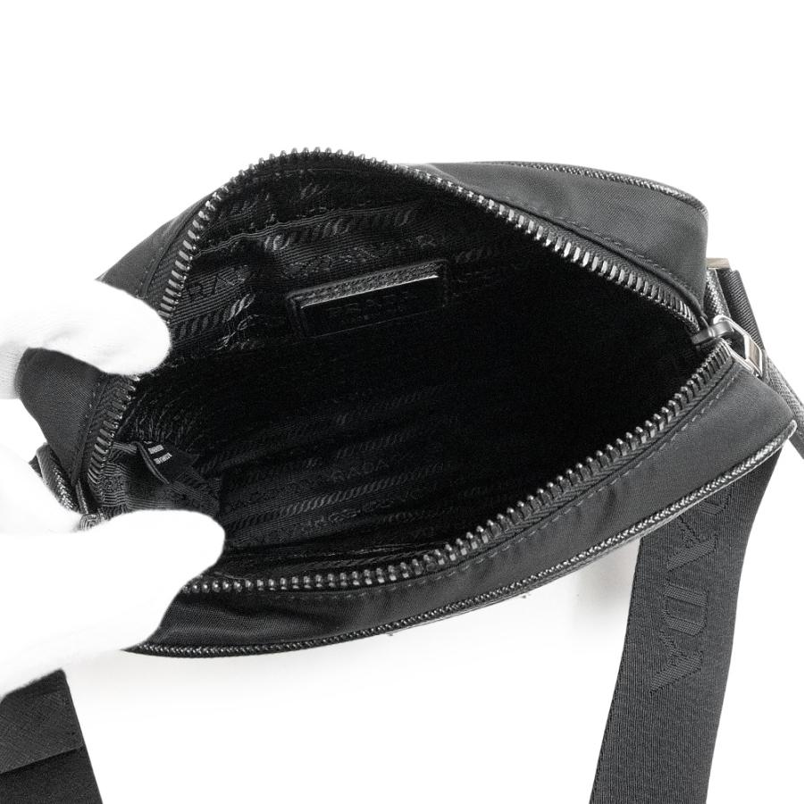 PRADA (新品・未使用品)プラダ Re-Nylon ショルダーバッグ PRADA (新品・未使用品)プラダ Re-Nylon ショルダーバッグ