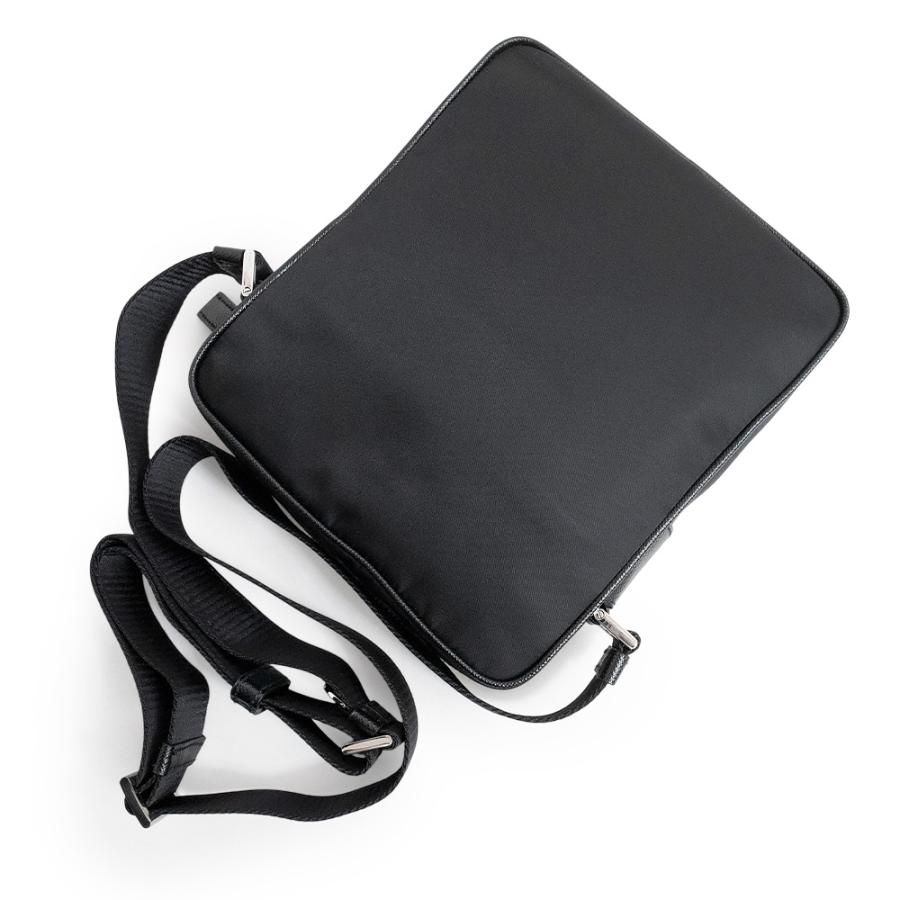 PRADA (新品・未使用品)プラダ Re-Nylon ショルダーバッグ PRADA (新品・未使用品)プラダ Re-Nylon ショルダーバッグ