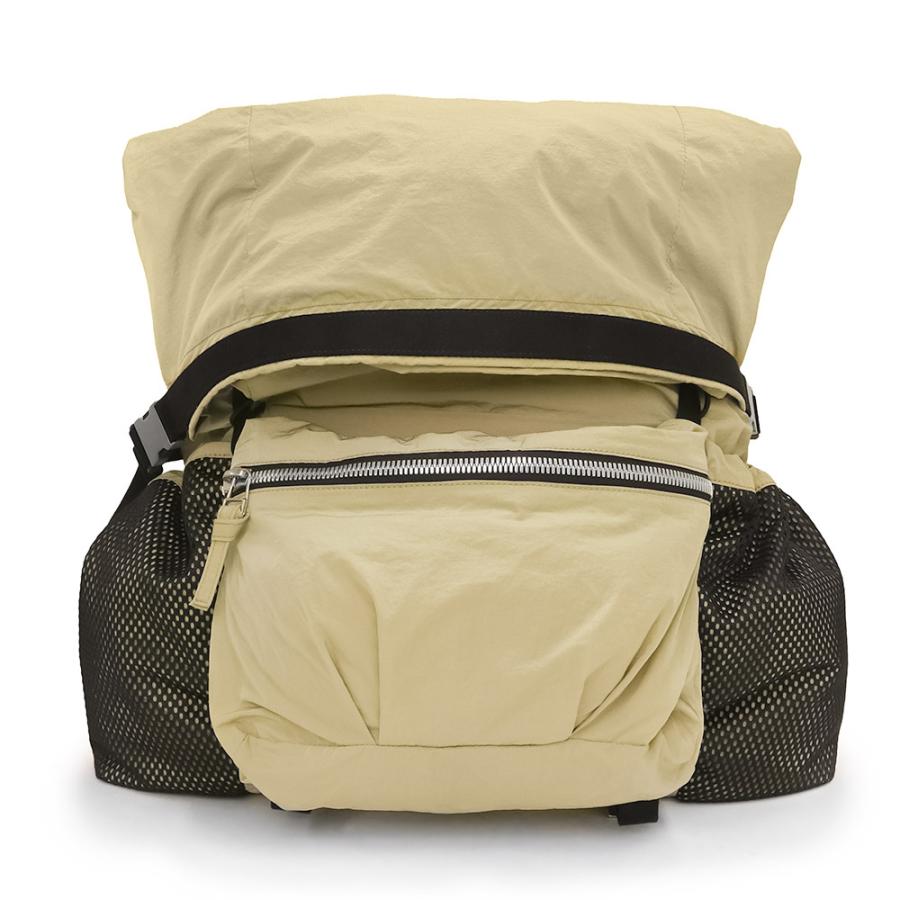 （美品）ボッテガヴェネタ BOTTEGA VENETA リュック デイパック バックパック ナイロン トラバーチン カーキ 緑 シルバー金具 BOTTEGA VENETA（ボッテガ・ヴェネタ） （美品）ボッテガヴェネタ