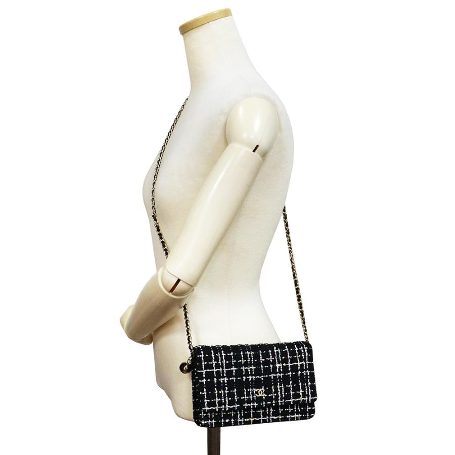 CHANEL (未使用 展示品)シャネル マトラッセ クラシック CHANEL (未使用 展示品)シャネル マトラッセ クラシック