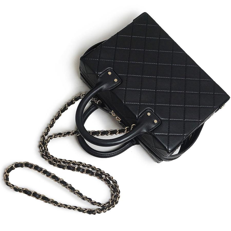 CHANEL (未使用 展示品)シャネル マトラッセ ココマーク CHANEL (未使用 展示品)シャネル マトラッセ ココマーク