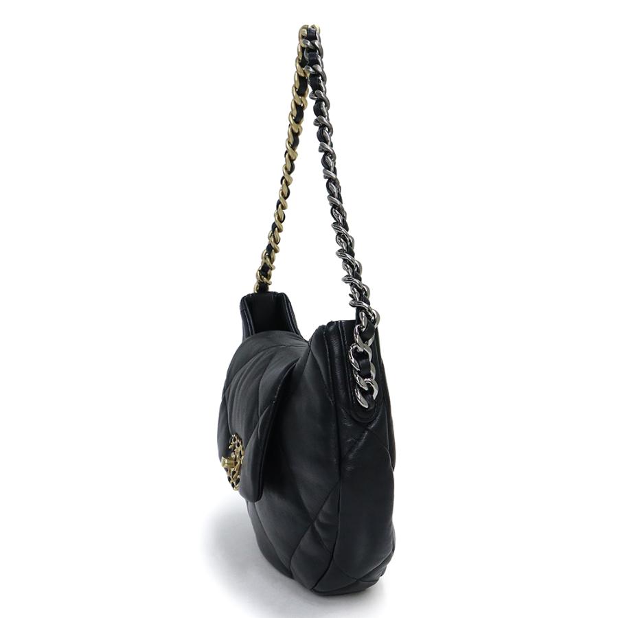 CHANEL （未使用 展示品）シャネル シャネル19 チェーンショルダー 