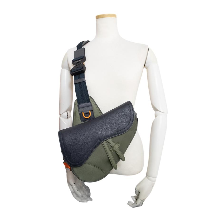 sacai Dior コラボ　サドルバッグ ディオール」 × 「サカイ」が日本先行発売 限定カラーの“サドルバッグ