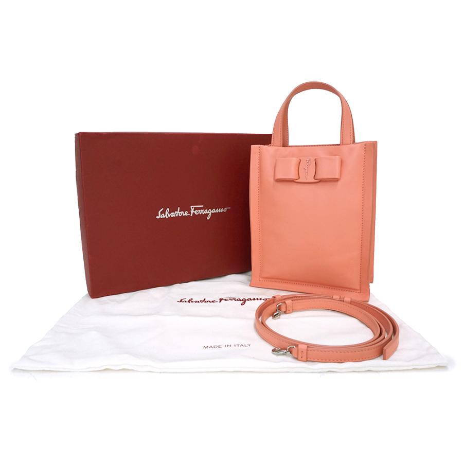 フェラガモ　ヴィヴァ　ミニバッグ　美品 FERRAGAMO （新品・未使用品）サルヴァトーレフェラガモ