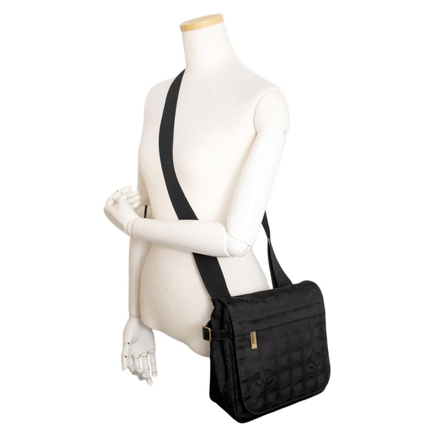 CHANEL ニュートラベルラインショルダーバッグ CHANEL（シャネル） （中古）シャネル ニュートラベルライン