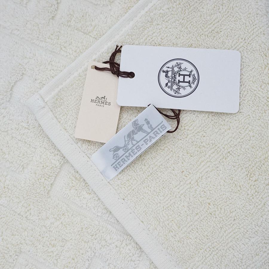 HERMES（エルメス） （新品・未使用品）HERMES カレ タオル 32