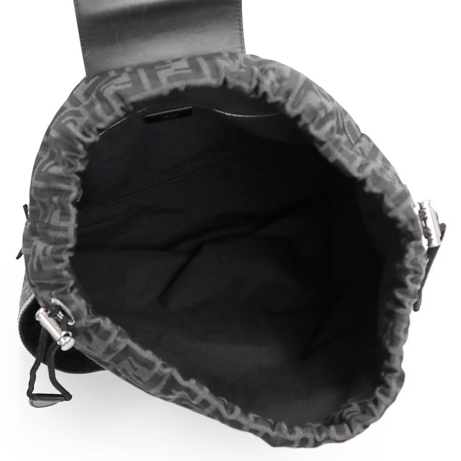 FENDI（フェンディ） （美品）FENDI 7VZ070 ストライク ミディアム 