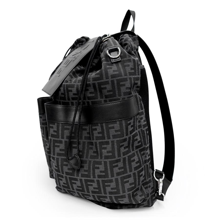 FENDI（フェンディ） （美品）FENDI 7VZ070 ストライク ミディアム 