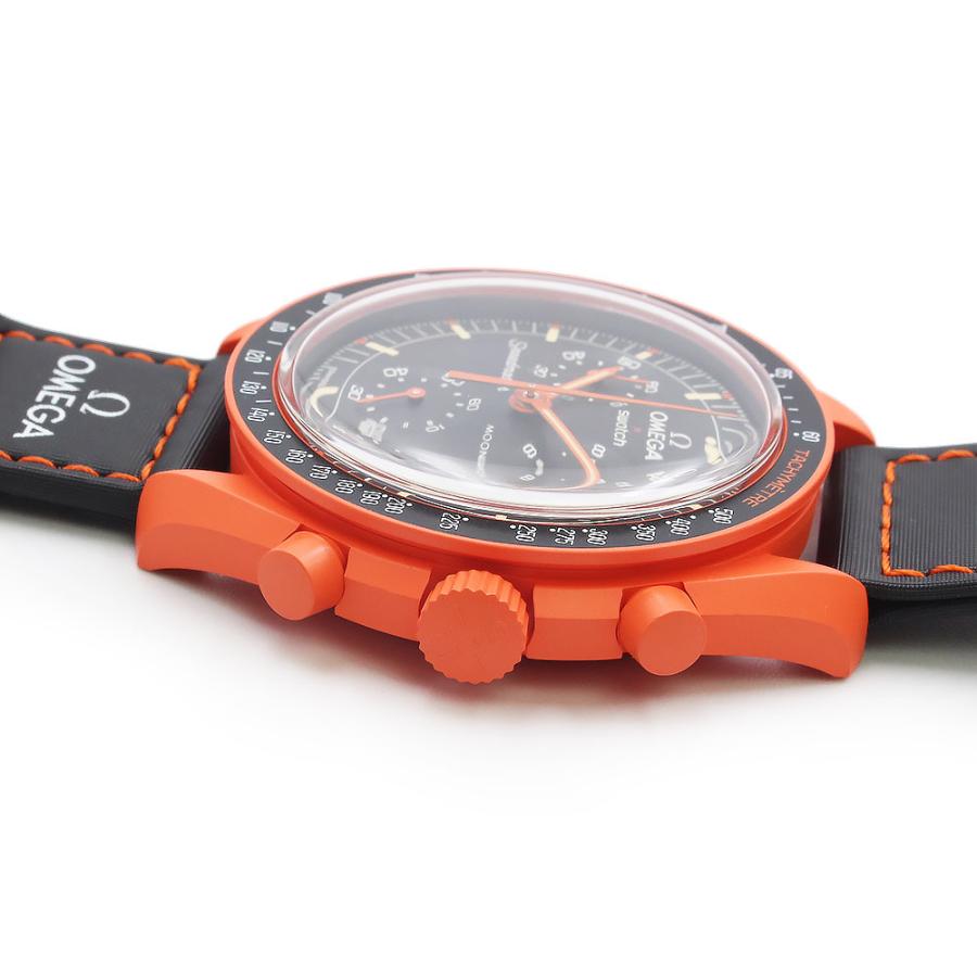 オメガ SO33O100 スウォッチ Swatch MISSION ON EARTH LAVA ミッション オン アース ラバ スピードマスター ムーンスウォッチ クロノグラフ クォーツ ナイロン バイオセラミック オレンジ ブラック 腕時計 箱付 OMEGA（未使用　展示品） MISSION ON EARTH - LAVA, - POLAR LIGHTS, - DESERT |Swatch®公式サイト
