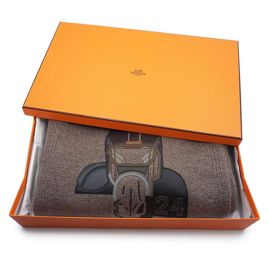 （新品・未使用品）HERMES エルメス クォーターバッシュ レザーパッチ ラムスキン カシミヤ80% シルク20% エトゥープ エトープ グレージュ ブラウン マフラーの画像