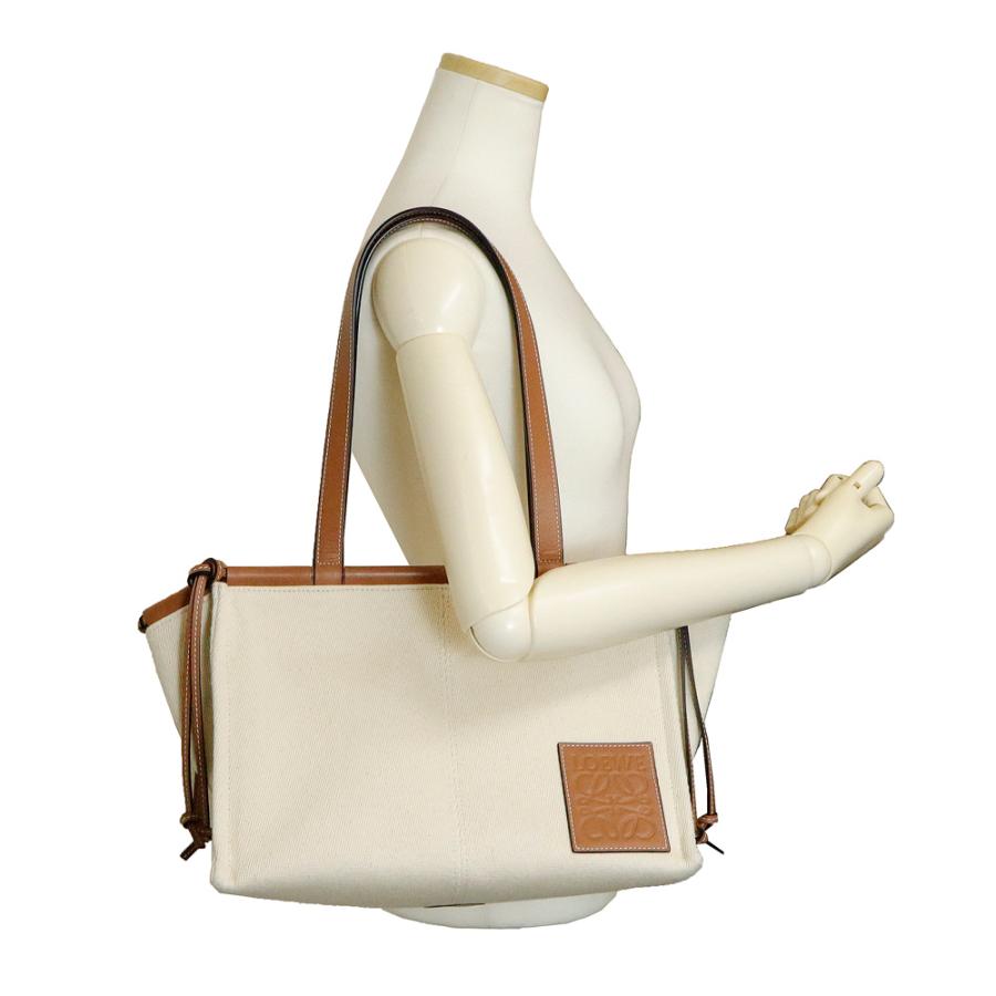 LOEWE（ロエベ） （美品）LOEWE 330.02AA93 クッショントート スモール 