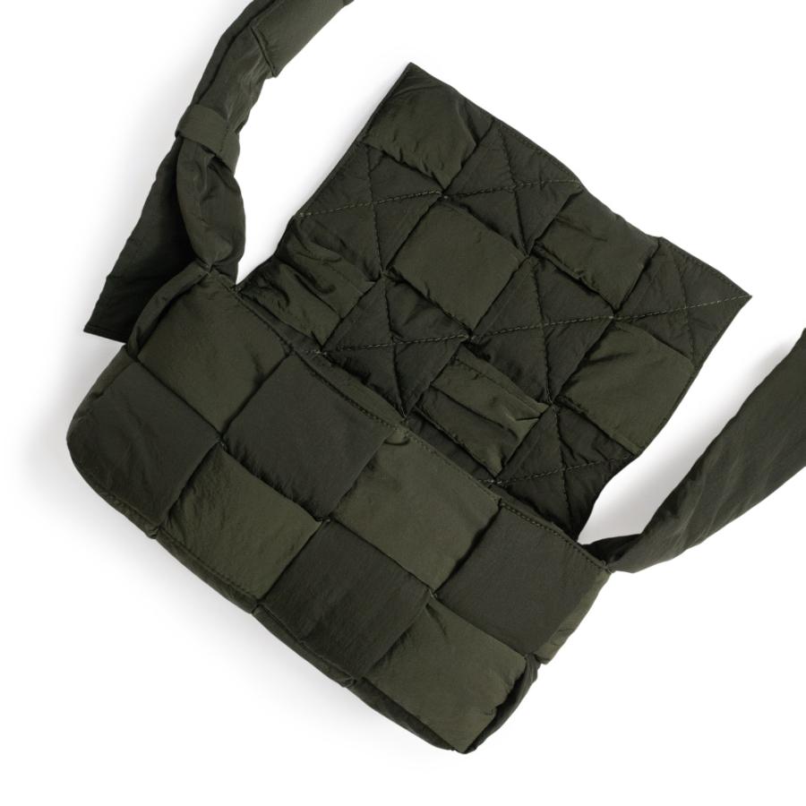 BOTTEGA VENETA（ボッテガ・ヴェネタ） （美品）BOTTEGA VENETA 749880