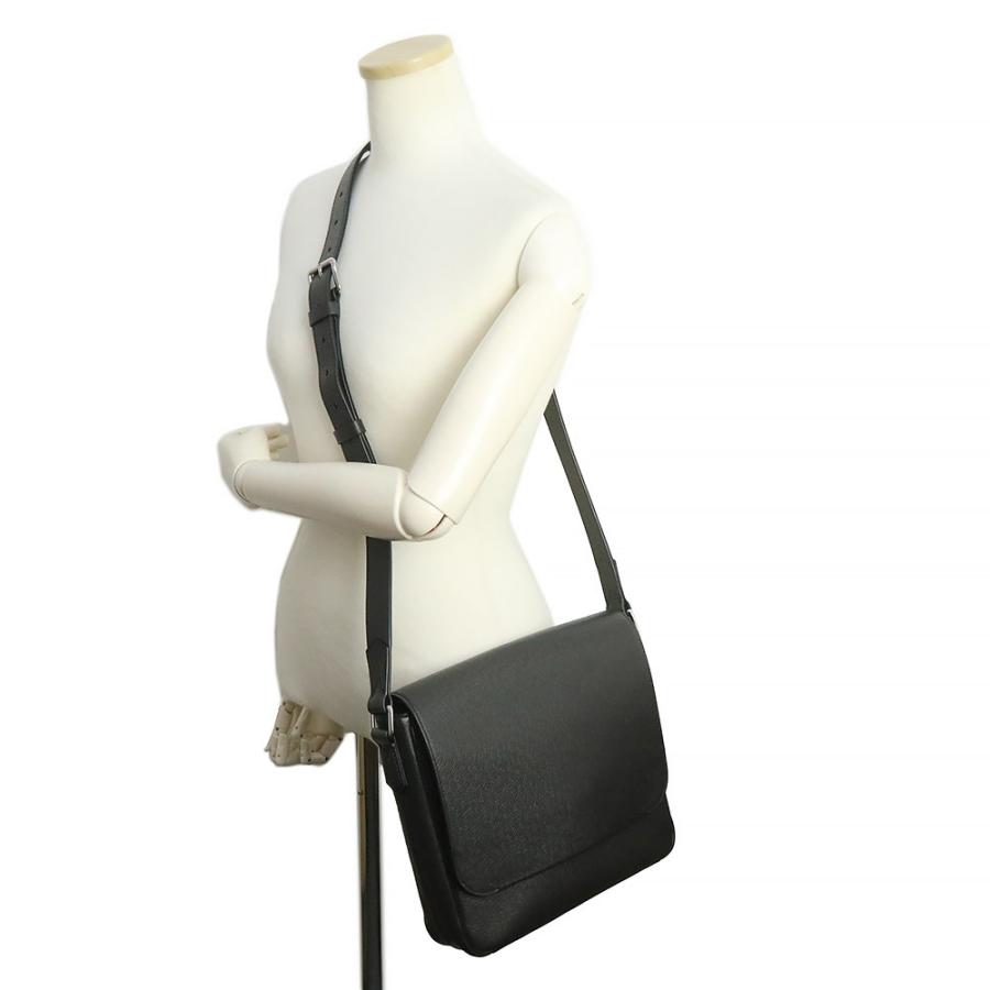 未使用 展示品)ルイ ヴィトン LOUIS VUITTON タイガ ロマン PM メッセンジャー ショルダーバッグ 斜め掛け ノワール ブラック 黒 M32726 :200093875018:ブランドシティ - 通販 - Yahoo!ショッピング 未使用 展示品)ルイ ヴィトン LOUIS VUITTON タイガ ロマン PM メッセンジャー ショルダーバッグ 斜め掛け ノワール ブラック 黒 M32726 :200093875018:ブランドシティ - 通販 - Yahoo!ショッピング