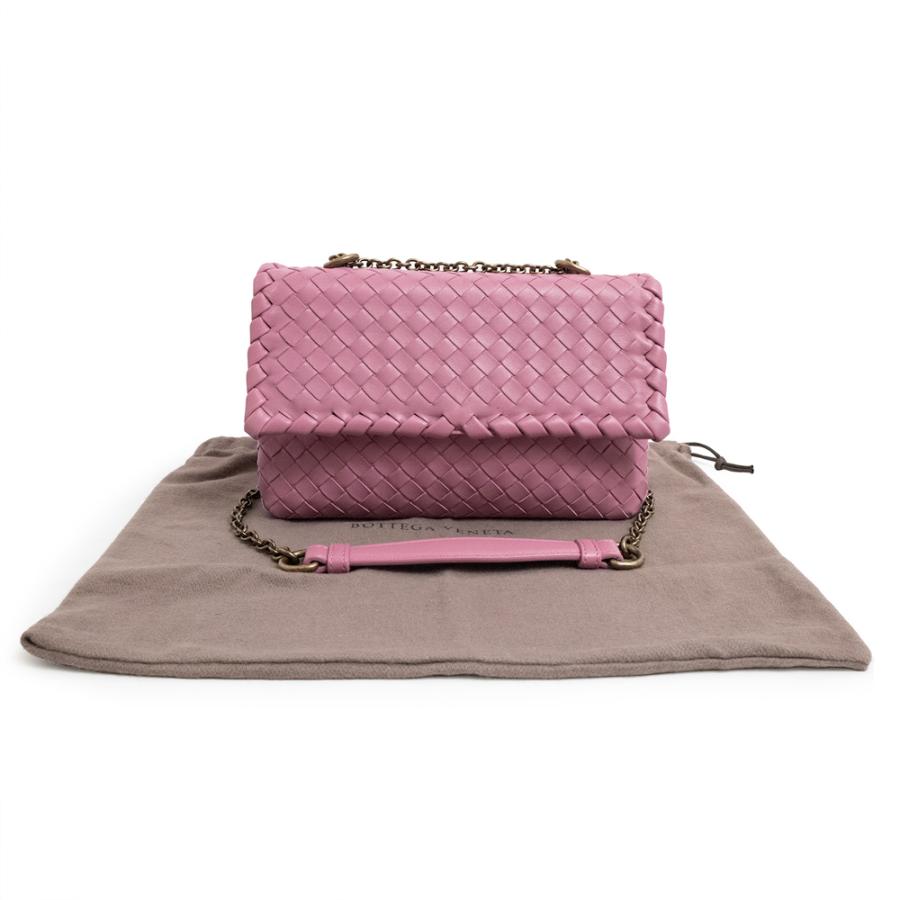 新品・未使用品)ボッテガヴェネタ BOTTEGA VENETA イントレチャート 新品・未使用品)ボッテガヴェネタ BOTTEGA VENETA イントレチャート