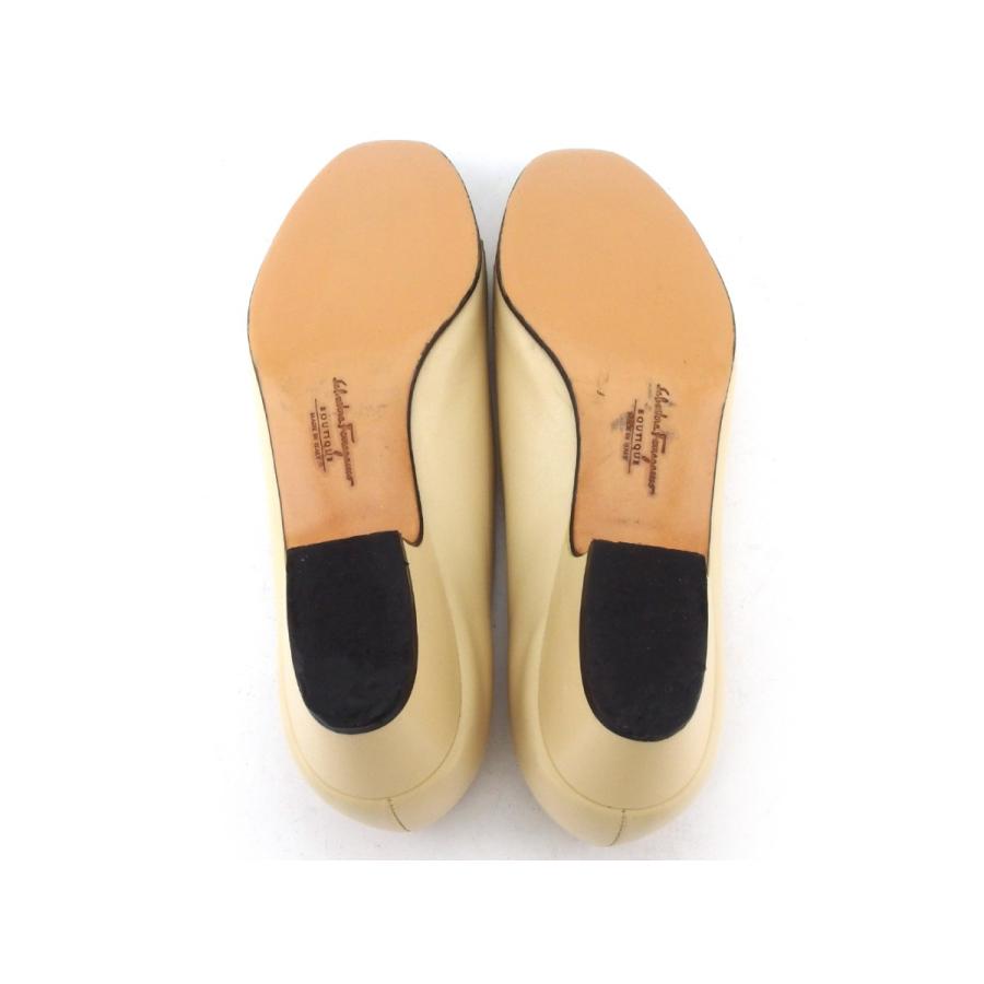 【週末タイムSALE★30％OFF】サルヴァトーレ フェラガモ パンプス シューズ 靴 レディース #6 ヴァラリボン ベージュ 中古