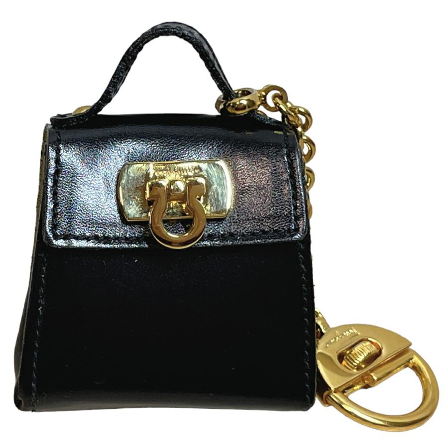 新品同様 フェラガモ キーリング バッグ型 ブラック ガンチーニ  