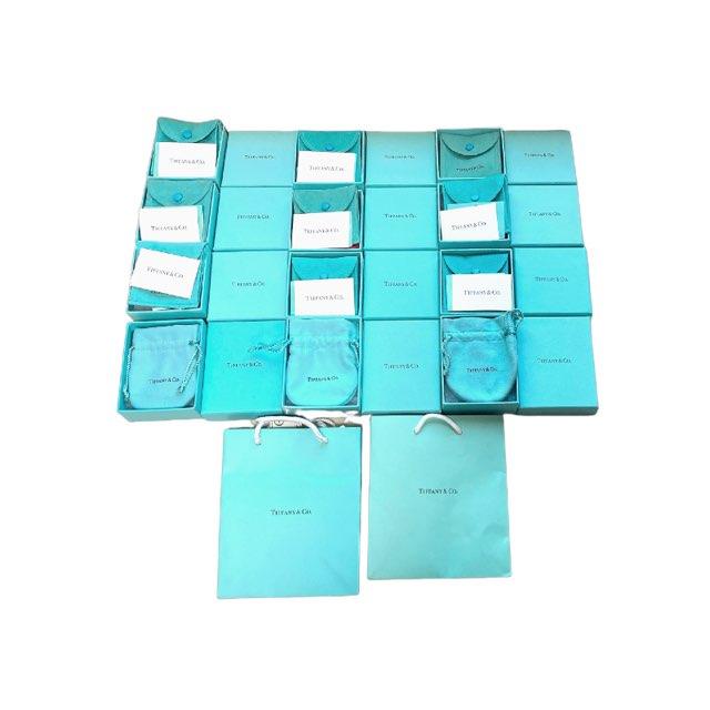 現行品❤️ティファニー空箱 (中綿付)➕巾着袋 TIFFANY&Co.（ティファニー） 箱 保存袋 中綿付き 化粧箱 巾着 空箱