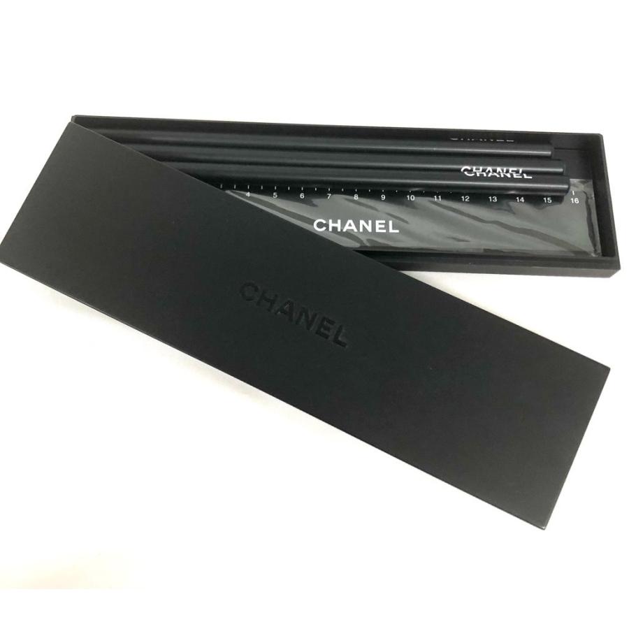 ✨新品✨CHANELロゴ 鉛筆3本 定規 文具5点セット ペンシルケース CHANEL（シャネル） 未使用 非売品 鉛筆 ペンケース えんぴつ 3本 定規