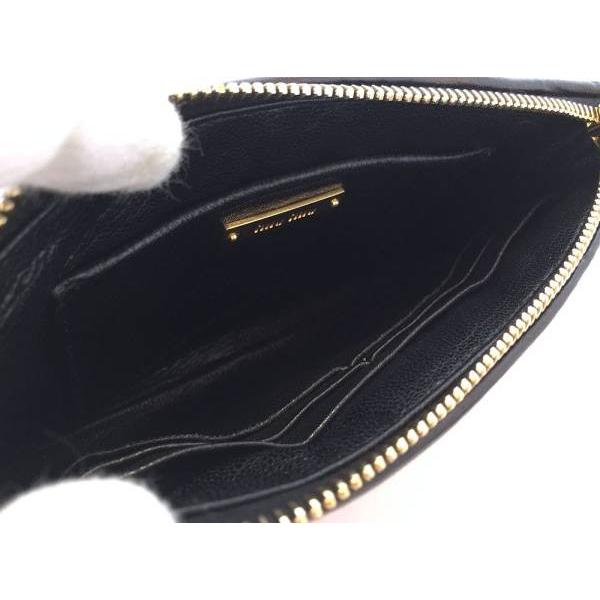 miu miu（ミュウミュウ） 美品 クラッチバッグ ポーチ レザー 5N1811