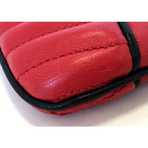 miu miu（ミュウミュウ） 美品 クラッチバッグ ポーチ レザー 5N1811