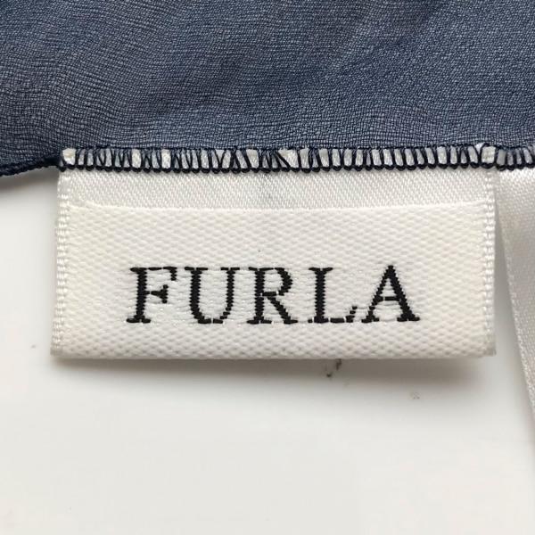 フルラ FURLA ストール(ショール) 美品 - ライトグレー×ネイビー 刺繍 シルク 新着 20240214｜brandear｜03