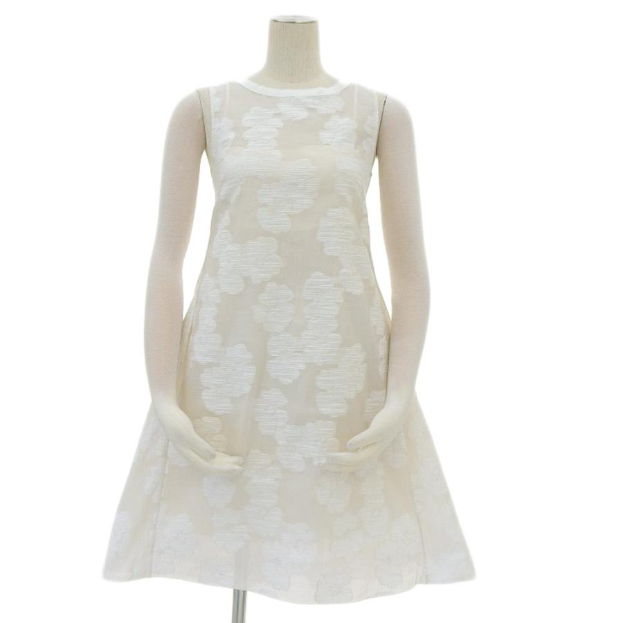 ふるさと納税 超美品 フォクシー Foxey 16年商品 Swan Dress チュール 刺繍 フレア ワンピース 38 定価円 白 他店圧倒価格 最安値に挑戦 Www Yalaphone Com
