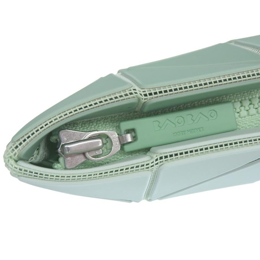 超美品 イッセイミヤケ ISSEY MIYAKE 2025 現行 BB53-AG605‐67 BAOBAO LUCENT W COLOR ルーセントダブルカラー ポーチ ライトグリーン 定価27500円_5