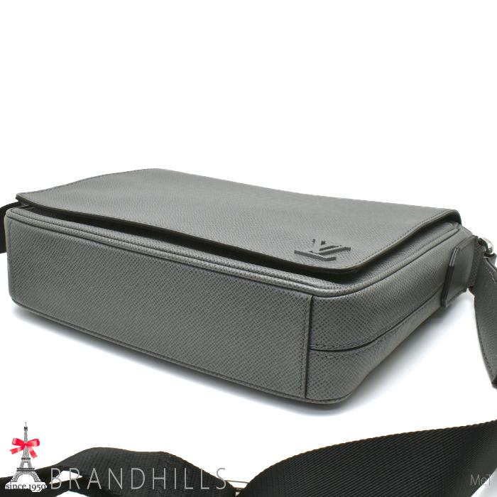 LOUIS VUITTON ディストリクトPM NV3 ショルダーバッグ タイガ ディストリクト PM NV3 タイガ｜ルイ・ヴィトン 公式サイト - M30850