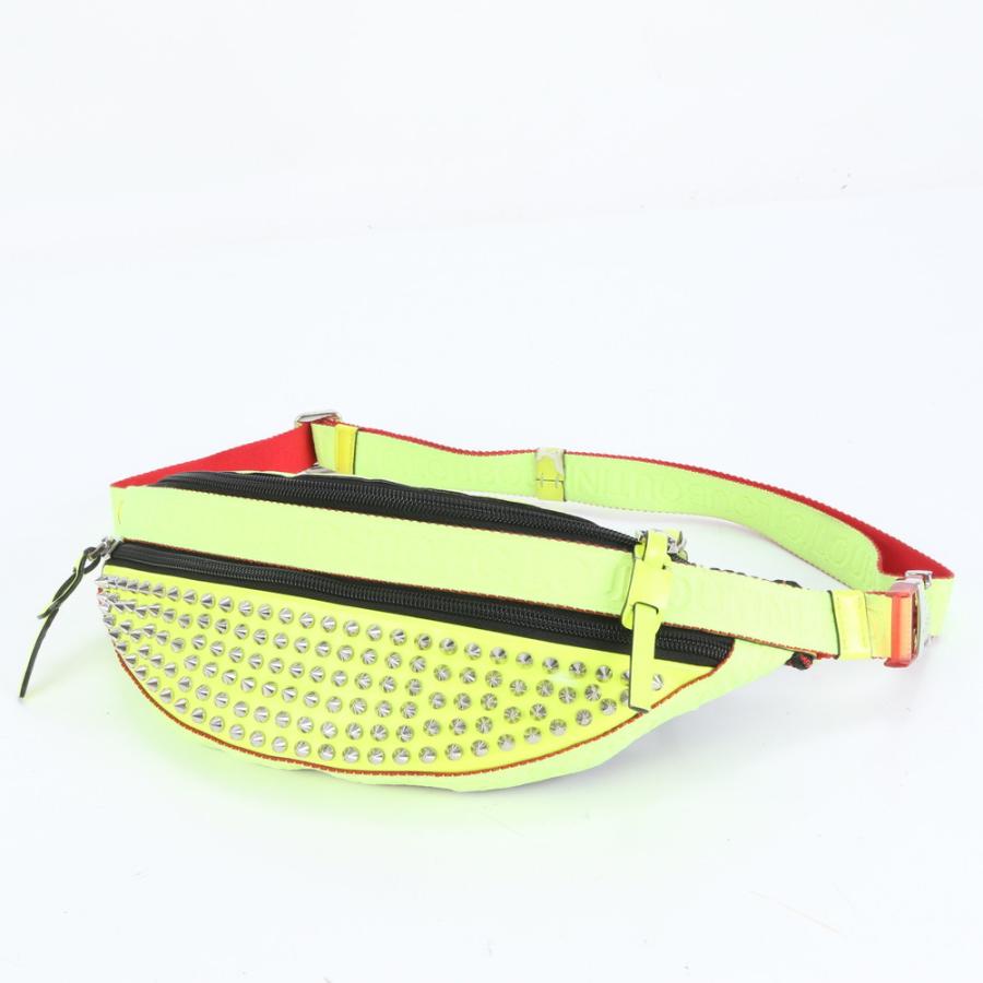 極美品 クリスチャンルブタン スタッズ レザー ボディバッグ 斜め掛け