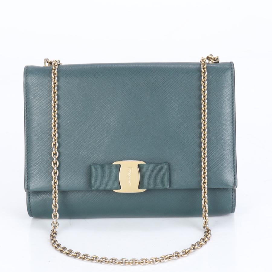 美品 サルヴァトーレフェラガモ ヴァラ リボン レザー チェーン  