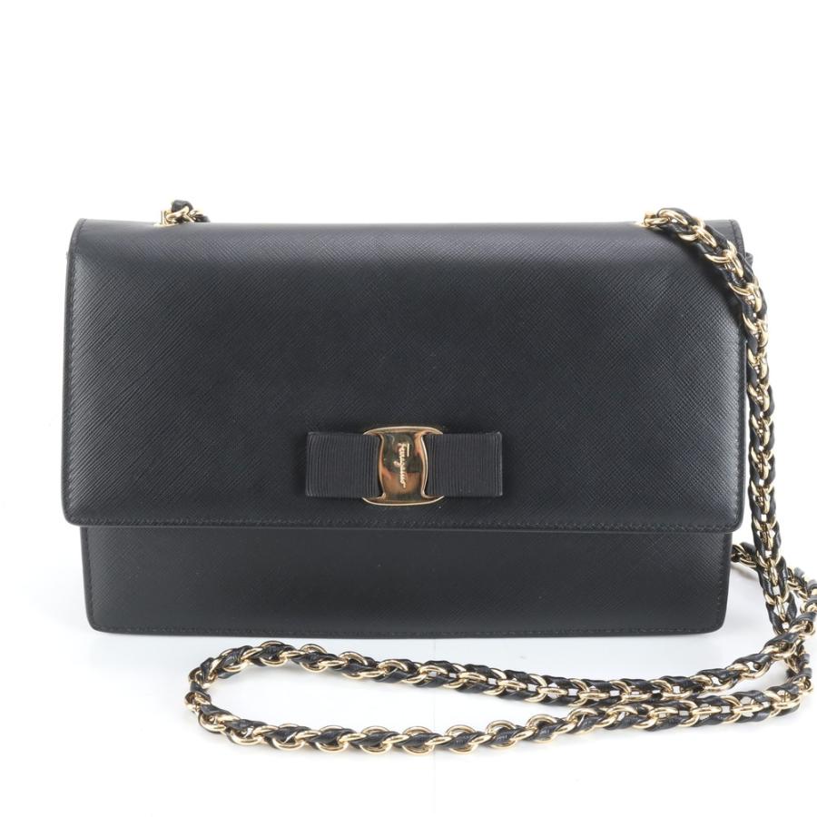 極美品 サルヴァトーレフェラガモ ヴァラ リボン レザー チェーン